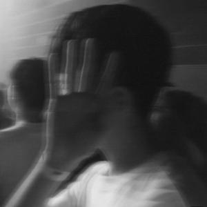 舔吴燕妮脚底板
